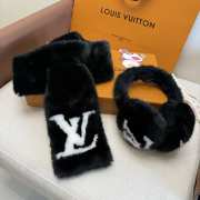 Uubags Louis Vuitton M97421 Cloud Earmuff & Fur Scarf Set In Black - 4