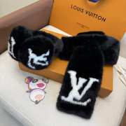 Uubags Louis Vuitton M97421 Cloud Earmuff & Fur Scarf Set In Black - 3