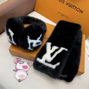 Uubags Louis Vuitton M97421 Cloud Earmuff & Fur Scarf Set In Black - 2
