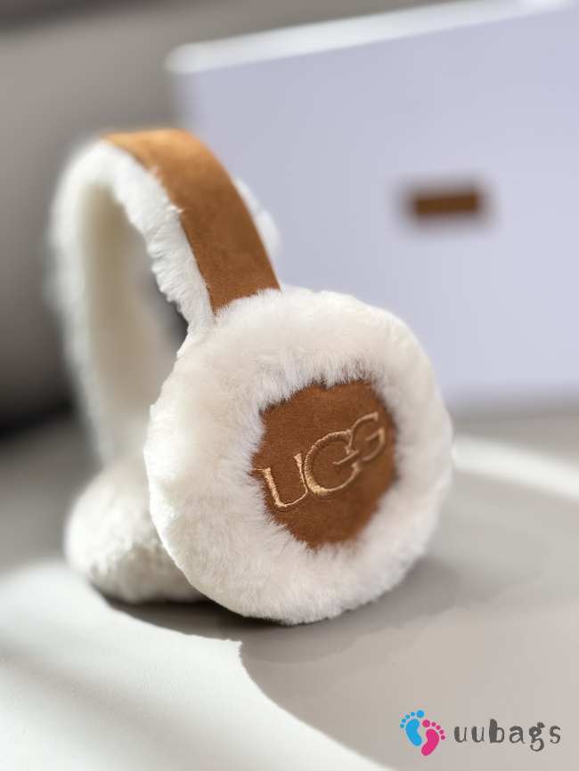 Uubags UGG Sheepskin Embroidery Earmuff In Brown - 1