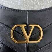 Uubags Valentino Garavani Black Hoboho Small Nappa Leather Hobo Bag With Chevron Pattern And Studs - 4