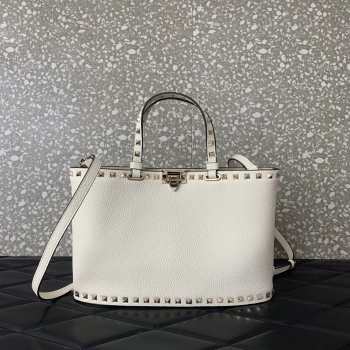 Uubags Valentino Garavani Rockstud Small Shopping Bag In White Grainy Calfskin 28x18.5x7cm