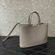 Uubags Valentino Garavani Rockstud Small Shopping Bag In Grey Grainy Calfskin 28x18.5x7cm - 2