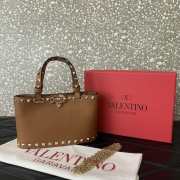 Uubags Valentino Garavani Rockstud Mini Shopping Bag In Brown Grainy Calfskin 18.5x12.5x5.5cm - 6