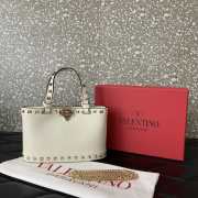 Uubags Valentino Garavani Rockstud Mini Shopping Bag In White Grainy Calfskin 18.5x12.5x5.5cm - 6