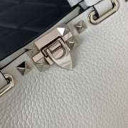 Uubags Valentino Garavani Rockstud Mini Shopping Bag In White Grainy Calfskin 18.5x12.5x5.5cm - 2