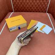 Uubags Louis Vuitton M15334 Lisa Wallet Monogram Snowy Pearl 9x11.5x1.5cm - 2