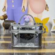 Uubags Louis Vuitton M26097 Ski Vanity Chain Pouch Silver 19x11.5x6.5cm - 5