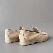 Uubags Loro Piana Summer Charms Walk Loafer In Beige - 4