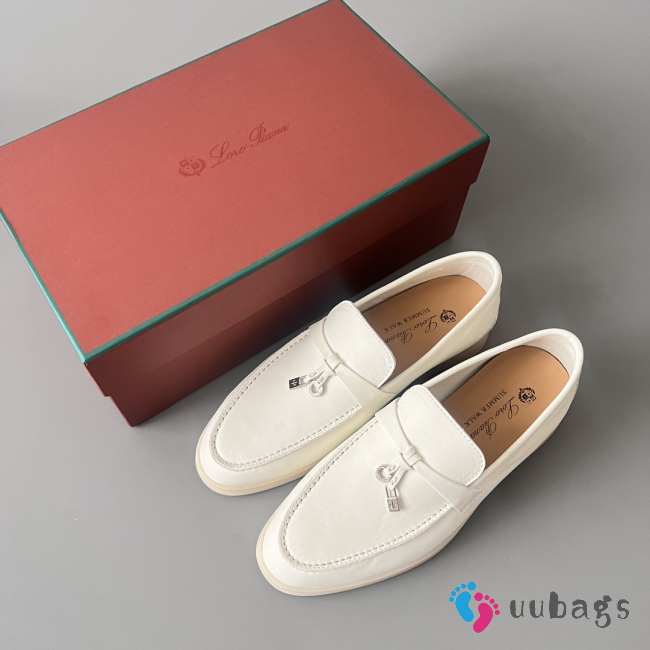 Uubags Loro Piana Summer Charms Walk Loafer In Off-white - 1