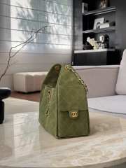 Uubags Chanel 25 Small Handbag Suede Calfskin & Gold Metal In Green 30x26x14cm - 4