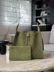 Uubags Chanel 25 Medium Handbag Suede Calfskin & Gold Metal In Green 40x30x15cm - 1