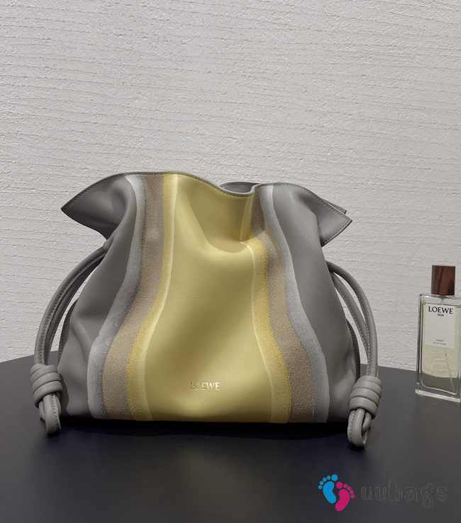 Uubags Loewe medium Flamenco clutch Landscape in nappa calfskin sparkling grey/butter 30x24.5x10.5cm - 1