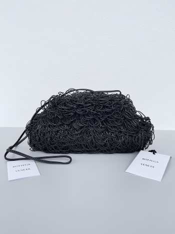 Uubags Bottega Veneta pouch leather clutch bag in black 22x12x7cm