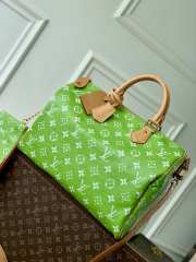 Uubags Louis Vuitton N88228 Speedy P9 40 Monogram Bag Leaf Ostrich Leather 40x26x23cm - 1