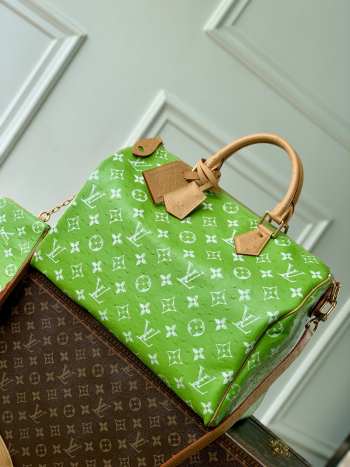 Uubags Louis Vuitton N88228 Speedy P9 40 Monogram Bag Leaf Ostrich Leather 40x26x23cm