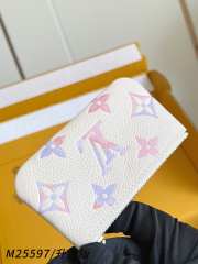 Uubags Louis Vuitton M25597 Key Pouch Dream Beige 12x7x1.5cm - 5