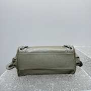 Uubags Balenciaga Le City Bag East-West in army green Arena Storico lambskin, brass hardware 32x19x9cm - 5