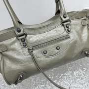 Uubags Balenciaga Le City Bag East-West in army green Arena Storico lambskin, brass hardware 32x19x9cm - 2