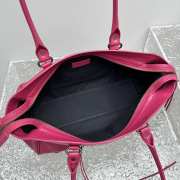 Uubags Balenciaga Le City Bag East-West in framboise Arena Storico lambskin, brass hardware 32x19x9cm - 4