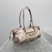 Uubags Balenciaga Le City Bag East-West in sesame Arena Storico lambskin, brass hardware 32x19x9cm - 5