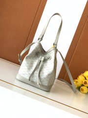 Uubags Moynat Bucket Bag In White 17x23x13cm - 1