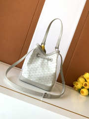 Uubags Moynat Bucket Bag In White 17x23x13cm - 4