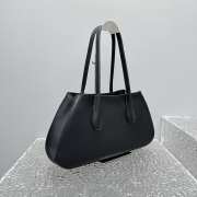 Uubags The Row Alger Large Shoulder Bag In Black 39x18x10cm - 4
