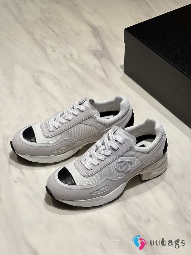 Uubags Chanel Sneakers Synthetic Fabric, Glossy Calfskin & Suede Calfskin In White 4cm - 1
