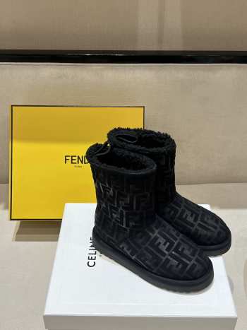 Uubags Fendi Apres Chic Brown FF chamois low boots in black 2.5cm