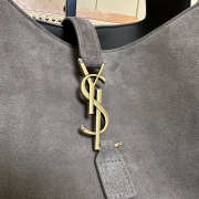 Uubags YSL Le 5 À 7 Bea bag in urban blue suede 50x28x18cm - 2