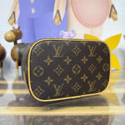 Uubags Louis Vuitton M26647 Nice Mini “Vivienne Holiday” Vanity Case 20x13.5x12cm - 3