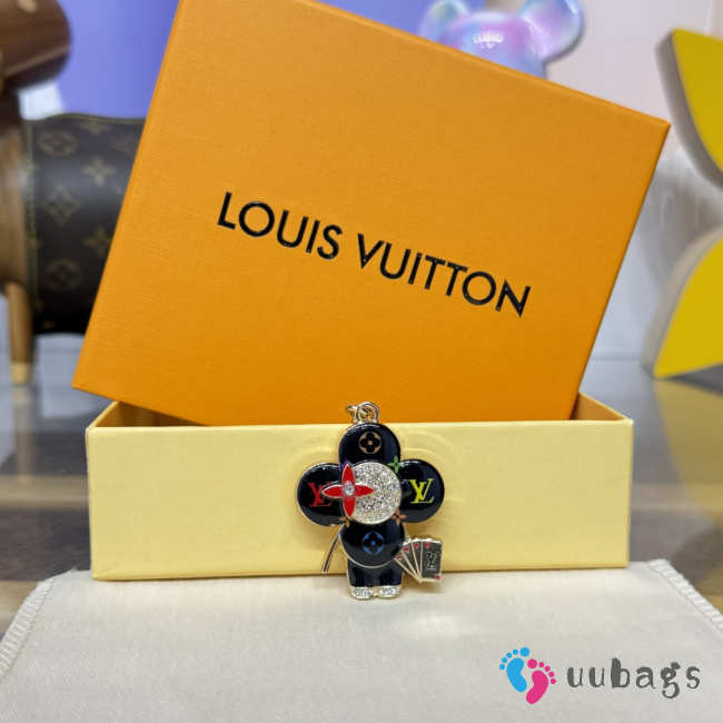 Uubags Louis Vuitton Vivienne Playing Cards Bag Charm and Key Holder 02 - 1