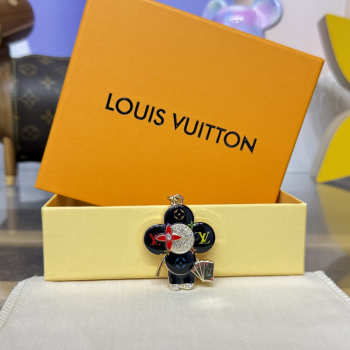 Uubags Louis Vuitton Vivienne Playing Cards Bag Charm and Key Holder 02