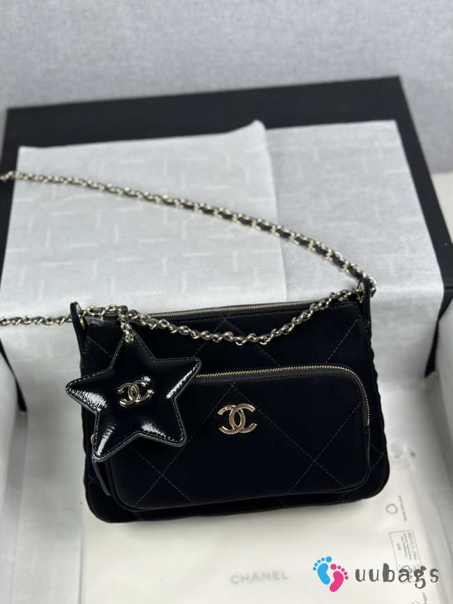 Uubags Chanel Clutch With Chain Velvet-Effect Nylon, Shiny Crumpled Calfskin & Gold-Tone Metal In Black 15x21x7.5cm - 1