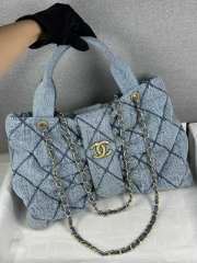 Uubags Chanel 22 Large Tote Bag in Light Blue Quilted Denim with Antique Gold Hardware 29x38x5cm - 1