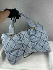 Uubags Chanel 22 Large Tote Bag in Light Blue Quilted Denim with Antique Gold Hardware 29x38x5cm - 3