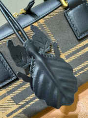 Uubags Loewe Amazona 23 Cropped Bag In Tartan Suede and Napa Calfskin Tan/Black 11x23x10cm - 4