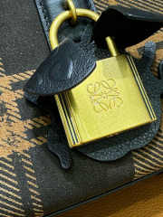 Uubags Loewe Amazona 23 Cropped Bag In Tartan Suede and Napa Calfskin Tan/Black 11x23x10cm - 3