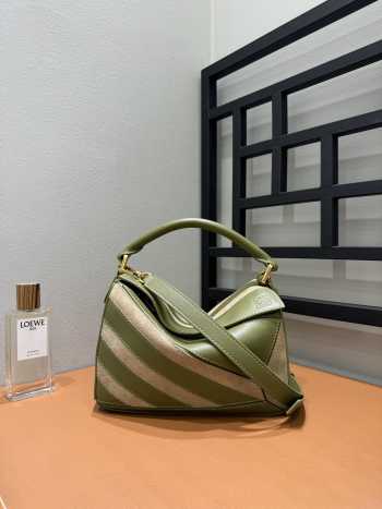 Uubags Loewe Small Puzzle Bag In Classic Calfskin And Suede Olive/Gold 24x10.5x16.5cm