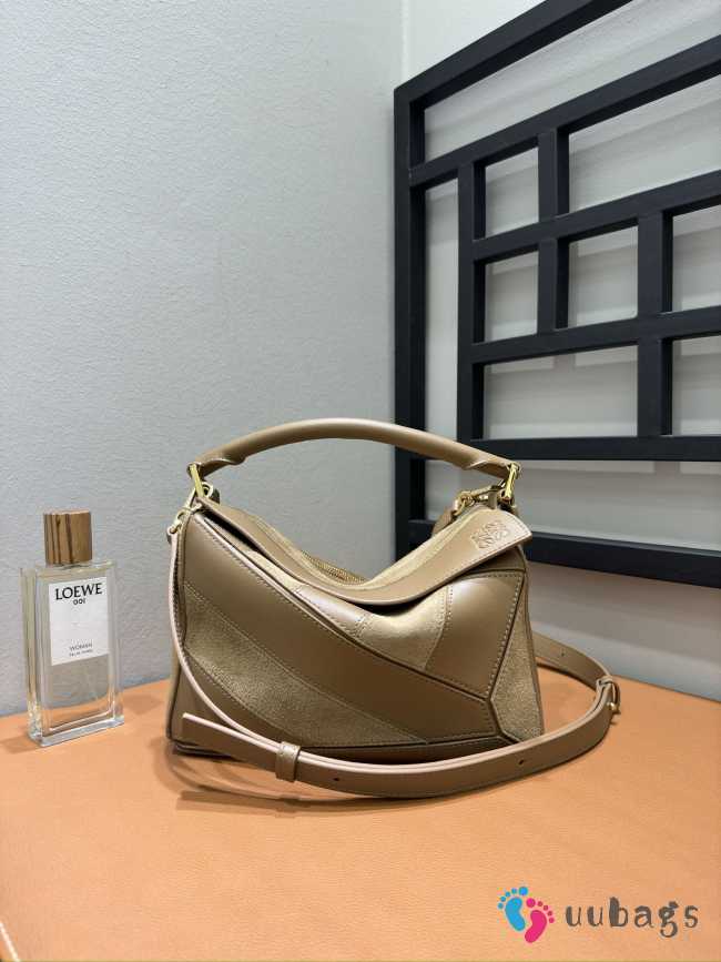 Uubags Loewe Small Puzzle Bag In Classic Calfskin And Suede Oak 24x10.5x16.5cm - 1