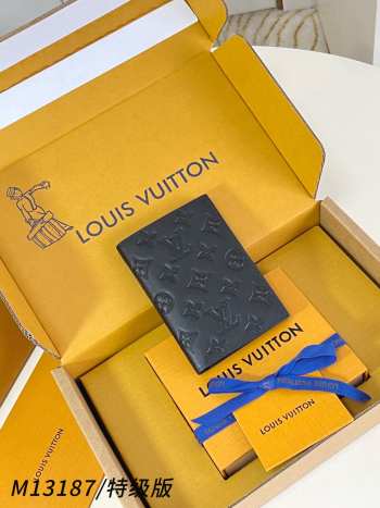 Uubags Louis Vuitton M13187 passport cover monogram shadow leather 10x14x2,5cm