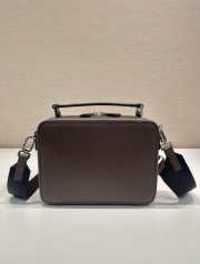 Uubags Prada 2VH069 Brique medium Saffiano leather bag in coffee 22x16x6cm - 4