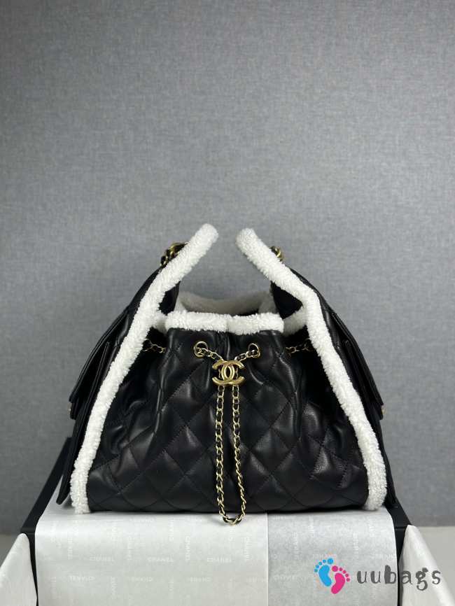 Uubags Chanel 25 Small Handbag Grained Shearling Leather & Gold Metallic Black & White 30x26x14cm - 1