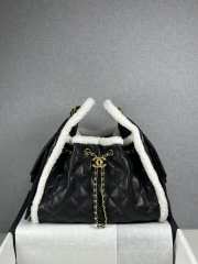 Uubags Chanel 25 Small Handbag Grained Shearling Leather & Gold Metallic Black & White 30x26x14cm - 1
