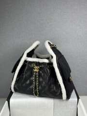 Uubags Chanel 25 Small Handbag Grained Shearling Leather & Gold Metallic Black & White 30x26x14cm - 2