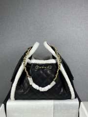 Uubags Chanel 25 Small Handbag Grained Shearling Leather & Gold Metallic Black & White 30x26x14cm - 3