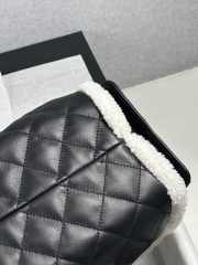Uubags Chanel 25 Small Handbag Grained Shearling Leather & Gold Metallic Black & White 30x26x14cm - 6