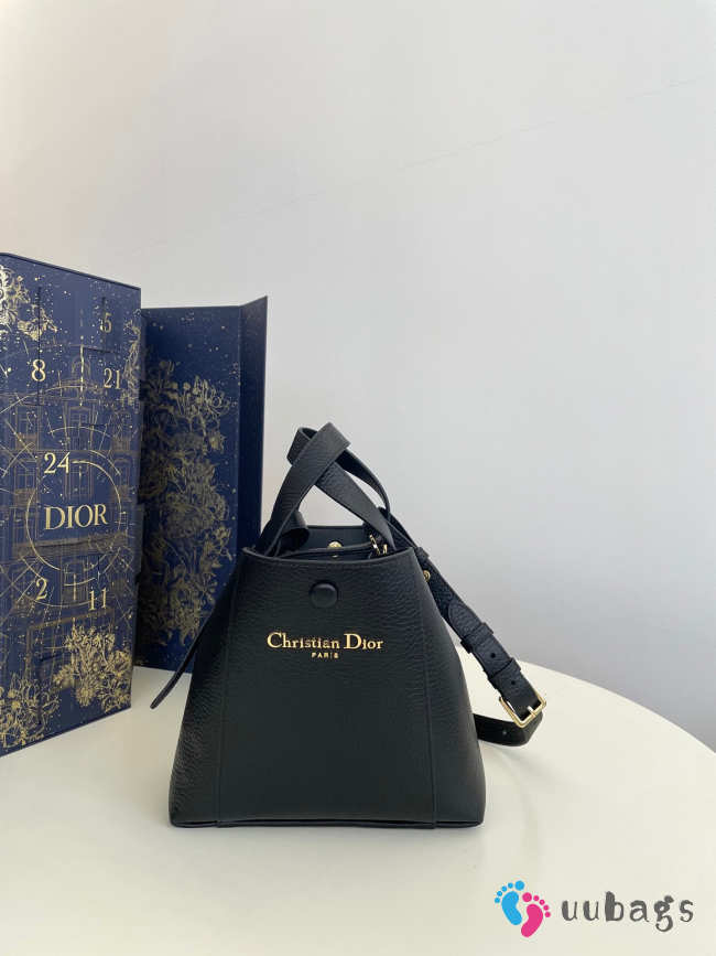 Uubags Dior Small Signature Bucket Bag Black Grained Calfskin 21x11x19cm  - 1