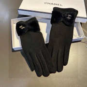 Uubags Chanel Wool and Fur Gloves with CC Logo - 4